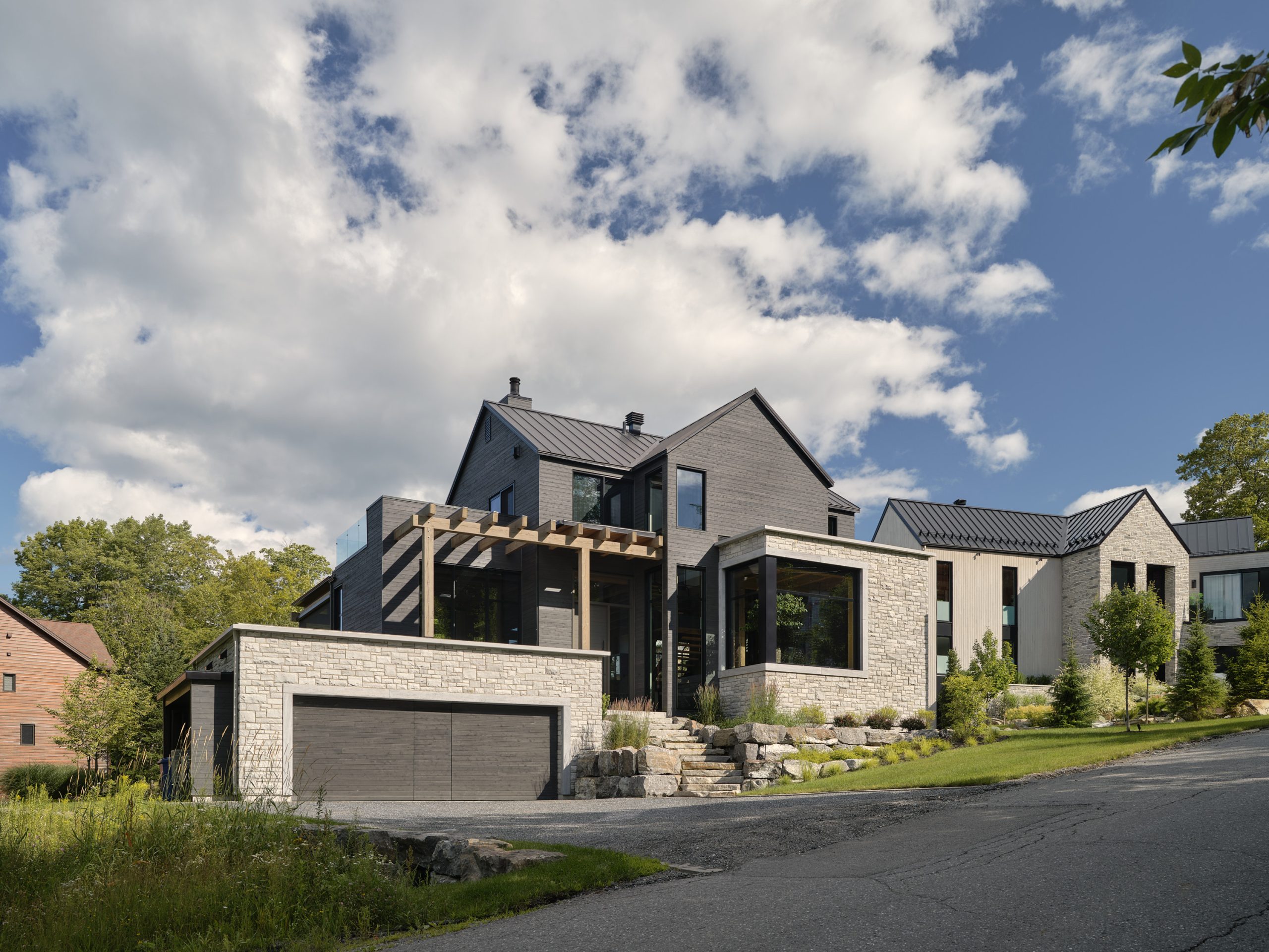 Phil Bernard Photographe Inc. facade maison A+M Evolution Architecture